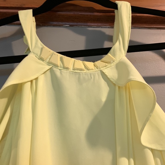 Bright and light dress - Picture 2 of 7